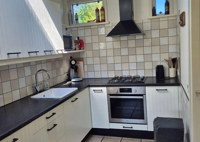 In Mit Moeblierter Terrasse By Interhome Σπίτι διακοπών