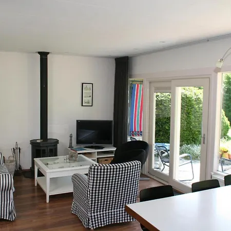 펜션 In Mit Moeblierter Terrasse By Interhome *
