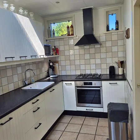 In Mit Moeblierter Terrasse By Interhome 別荘