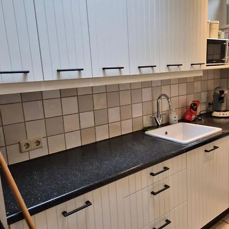 別荘 In Mit Moeblierter Terrasse By Interhome デン・ブルグ