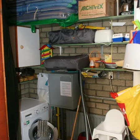 別荘 In Mit Moeblierter Terrasse By Interhome デン・ブルグ